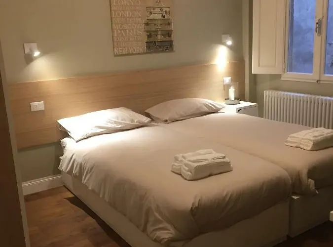 Leon Rosso Flat Lägenhet *