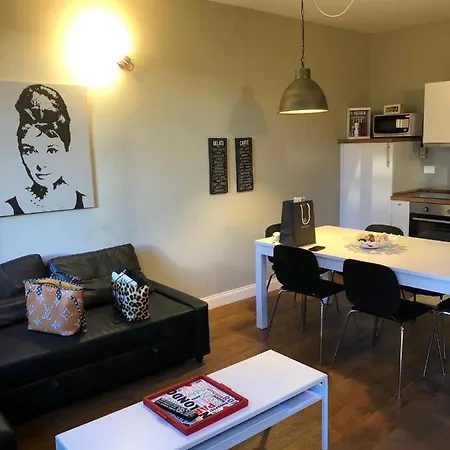 Leon Rosso Flat شقة *