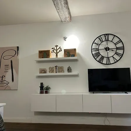 Leon Rosso Flat Apartament